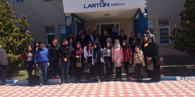Yüksek Okul Öğrencileri Fabrikaları Gezdi