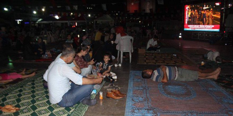 Aydın’da Demokrasi Nöbetleri Devam Ediyor