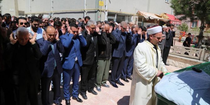 Şehit Annesi Son Yolculuğuna Uğurlandı