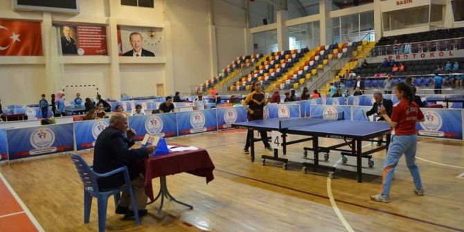 Masa Tenisi Grup Müsabakaları Başladı