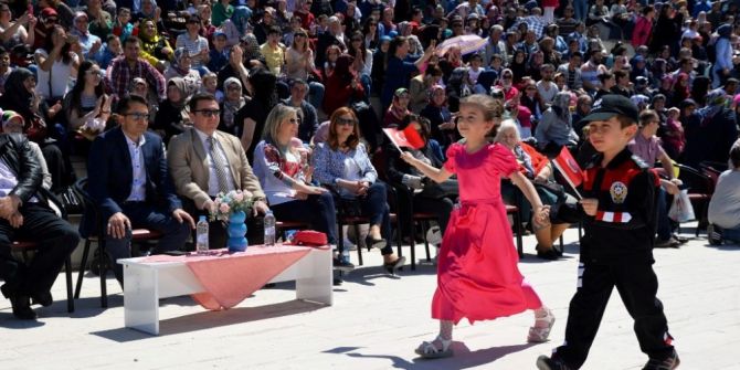 Bozüyük’te Miniklerin 23 Nisan Kutlamaları Devam Ediyor