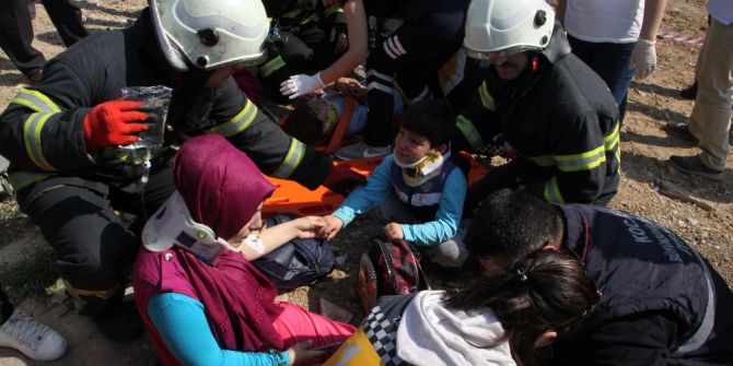 Freni Patlayan Yolcu Midibüs Şarampole Uçtu: 22 Yaralı