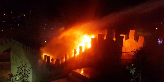 Üst Geçidi Ateşe Verdiler