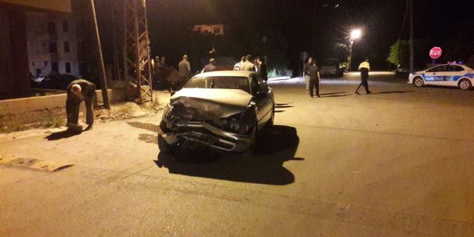Mut’ta Trafik Kazası 2 Yaralı