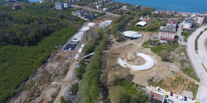 Akçakoca’da Yapımı Devam Eden Parkta Yok Yok