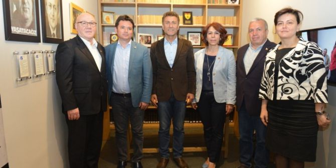 Yılmaz Akkılıç Bursa Araştırmaları Ödülü’nü Arın Ve Bilgin Aldı