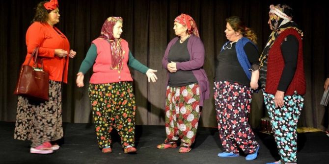 Ümmiye Koçak Yeni Oyununu Sahneledi