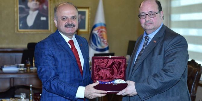 Şili, Türkiye Ve Doğusundaki Ülkelerle Mersin Üzerinden Ticaret Yapacak