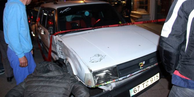 Alkollü Sürücü Önce Araçlara Sonra Yayalara Çarptı