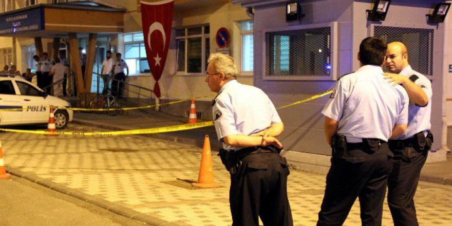 Polis Memuru Nöbet Kulübesinde İntihar Etti