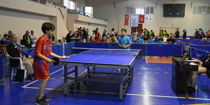 Ortaca’da Küçükler Masa Tenisi Türkiye Grup Müsabakaları Yapılıyor