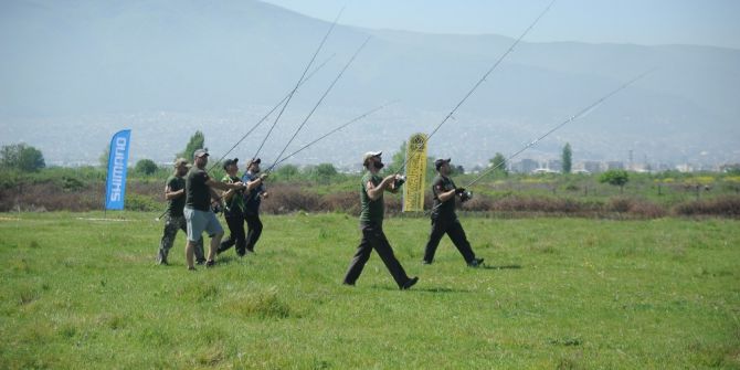 Çayırda Olta Attılar