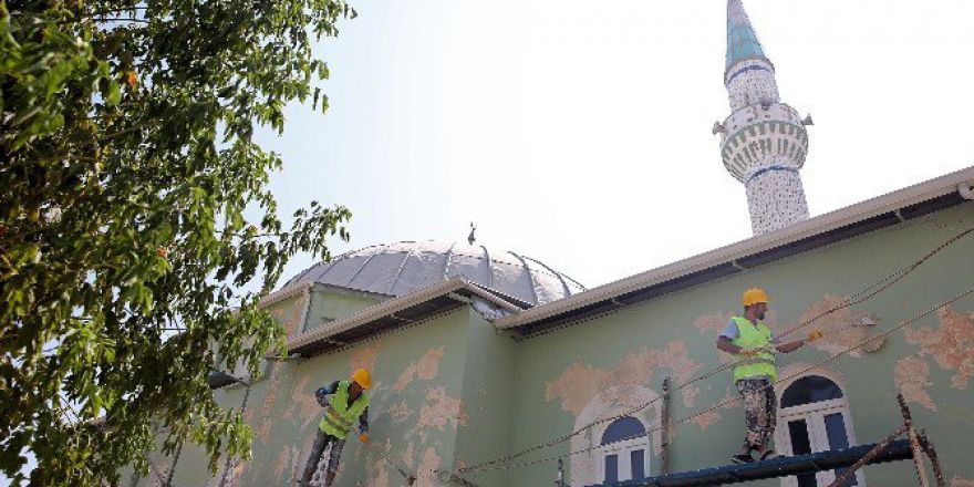 Buca’da İbadethaneler Bakıma Alındı