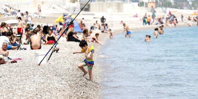 Antalya’da Sıcak Hava Bunalttı