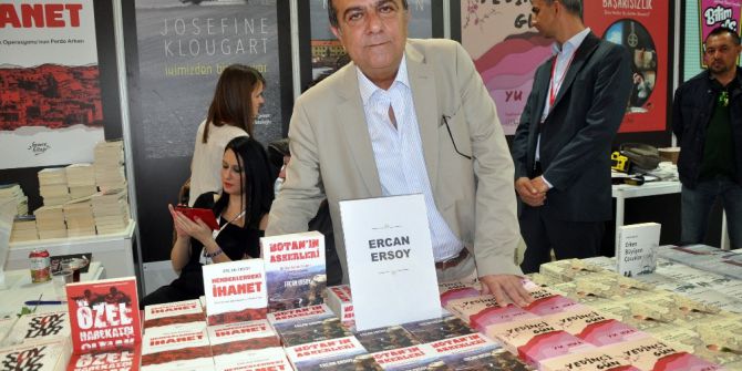 Yazar Ve Emekli Polis Ercan Ersoy Kitap Fuarı’nda Kitabını İmzaladı