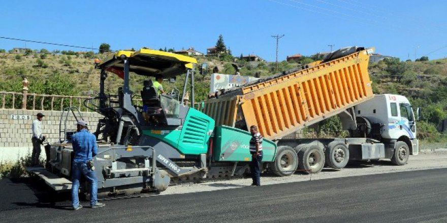 Erenköy Mahallesi’nde Dere Sokak Asfaltlama Çalışması