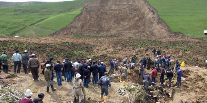 Kırgızistan’da Toprak Kayması: 24 Kayıp
