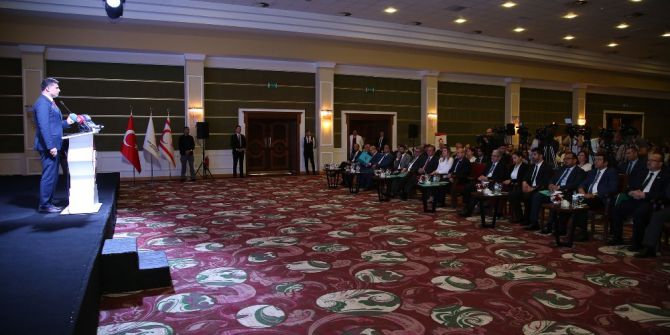 Kktc’de "Dünyada, Türkiye’de Ve Kktc’de Ekonomik Gelişmeler Ve Beklentiler Konferansı"