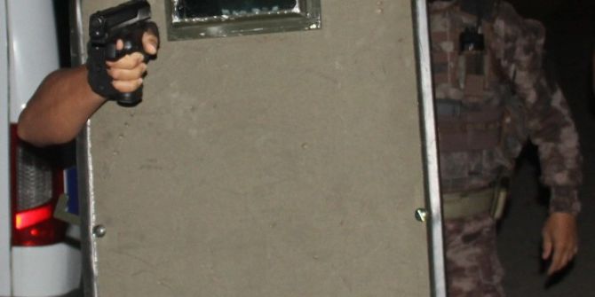 750 Polisle 136 Adrese İnfaz Operasyonu