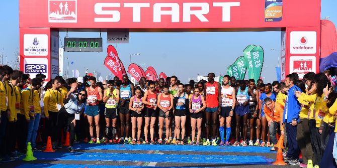 Yarı Maraton Başladı