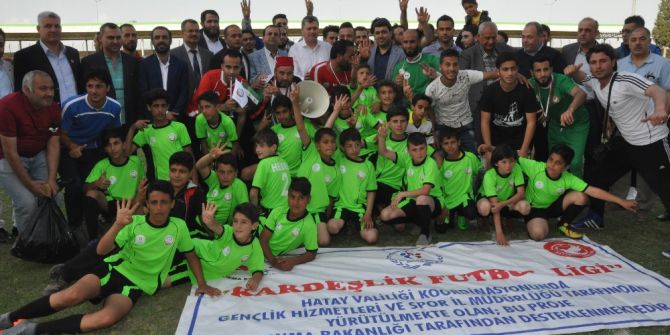 Suriyelilerin Kardeşlik Futbol Ligi’nde "Hedef Akademi" Şampiyon