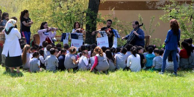 Dağda Orkestra Kurup Köy Çocuklarına Konser Verdiler