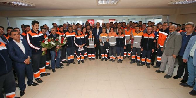 Karşıyaka’da Bin 500 Çalışanla 1 Mayıs Yemeği