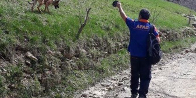 Afad Ekipleri, Hizanda Kayıp Genci Arıyor