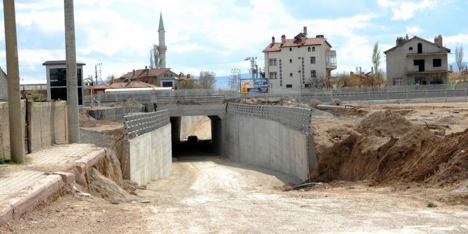 Hızlı Tren Hattına 4 Adet Araç Alt Geçidi Yapılıyor