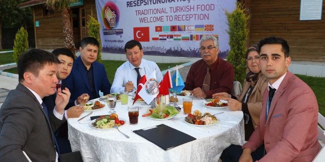 Yabancı Konuklar İçin Türk Yemekleri Gecesi Düzenlendi