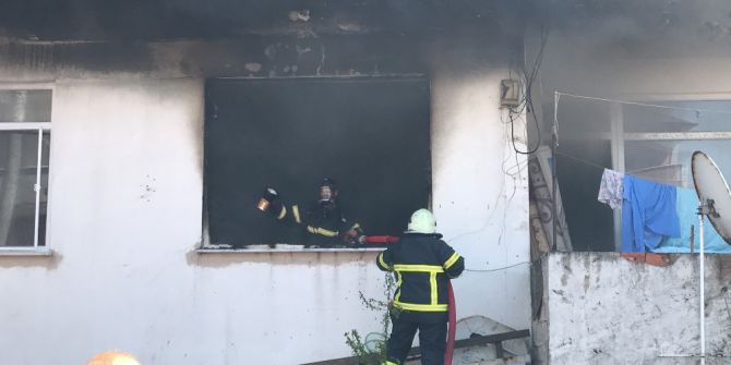 Patlayan Televizyon Evi Kül Etti