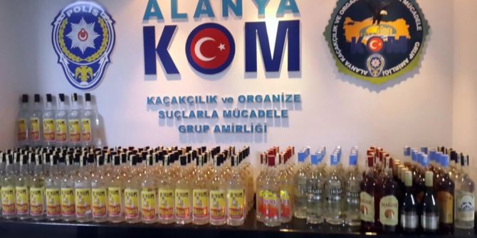 Antalya’da 375 Şişe Gümrük Kaçağı İçki Ele Geçirildi