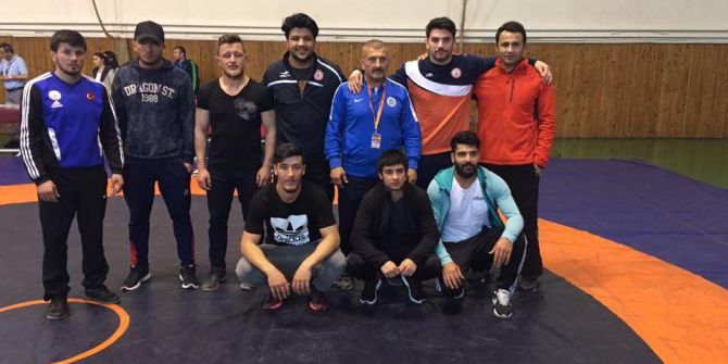 Büyükşehir Güreş Takımı Yarı Finalde