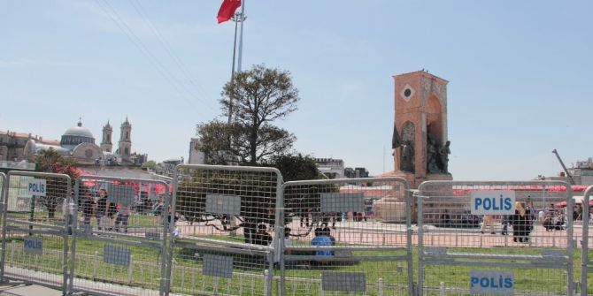 Taksim Meydanı Bariyerlerle Kapatıldı