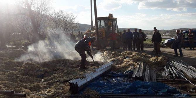 Gönüllü İtfaiye Ekibi Yangınlara Müdahale Ediyor