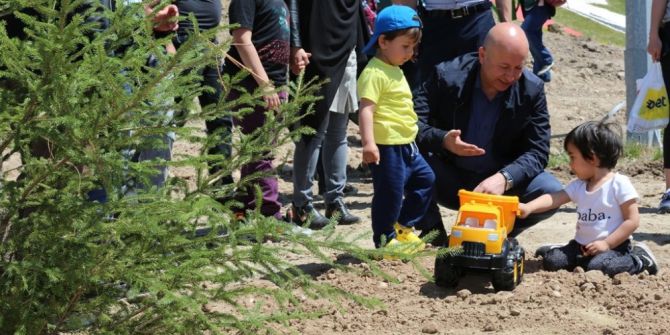 Çolakbayrakdar, "100 Bin Ağacı Toprakla Buluşturmayı Hedefliyoruz"