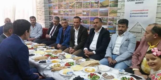 Pütürge Çevre Köyleri Derneğinden Başkan Gevrek’e Plaket