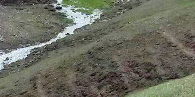 Ağrı’da Traktör Uçuruma Yuvarlandı: 2 Yaralı