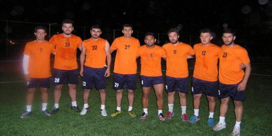 Karşıyakaspor Top Başı Yaptı