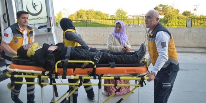 Cami Duvarından Düşen Çocuk Yaralandı