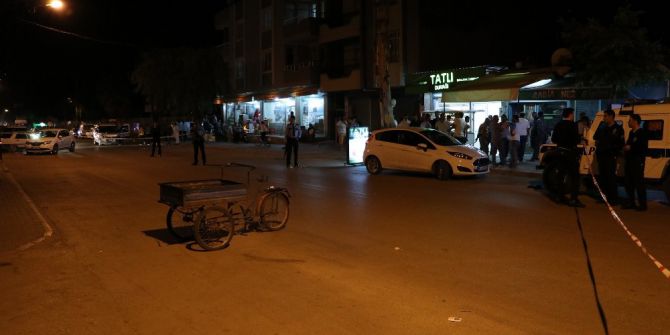 Sokak Ortasında Silahlı Saldırı: 8 Yaralı