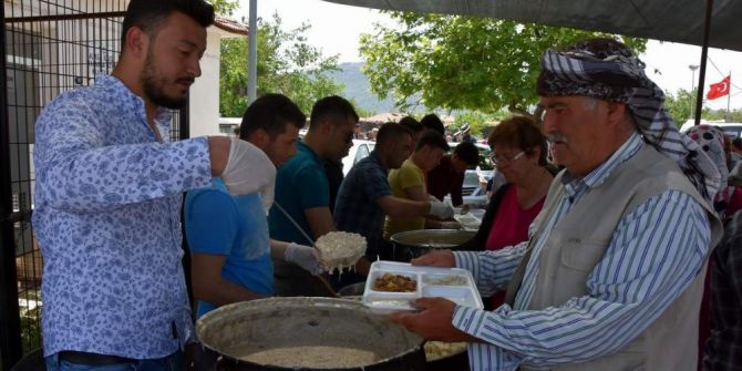 Kalabak’ta Geleneksel Keşkek Hayrı