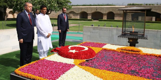 Cumhurbaşkanı Erdoğan, Gandhi Anıtı’nı Ziyaret Etti