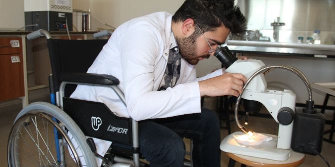 20 Yaşına Gelmeden Ölür Denilen Kas Hastası, 24 Yaşında Hastalığını Araştırıyor