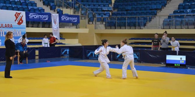 Okul Sporları Judo Küçükler Kız-erkek Grup Müsabakaları Başladı