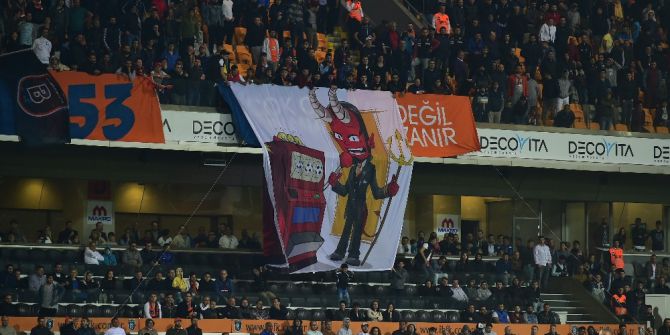 Başakşehir Taraftarından Rıdvan Dilmen’e Mesaj