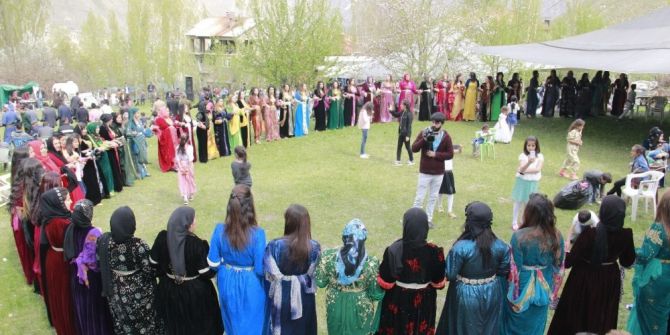 Hakkarili Plastik Cerrah Uzmanına Görkemli Düğün