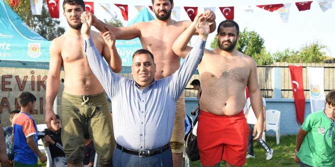 Özelbahşiş’te İbrahim Bölükbaşı Başpehlivan Oldu