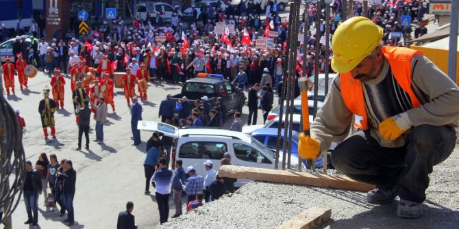 Hak-iş 1 Mayıs’ı Binlerce Katılımcıyla Erzurum’da Kutladı