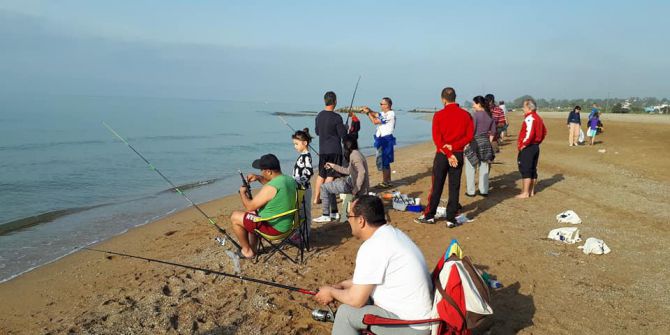 Balık Avı Kampında Coşkulu Gece